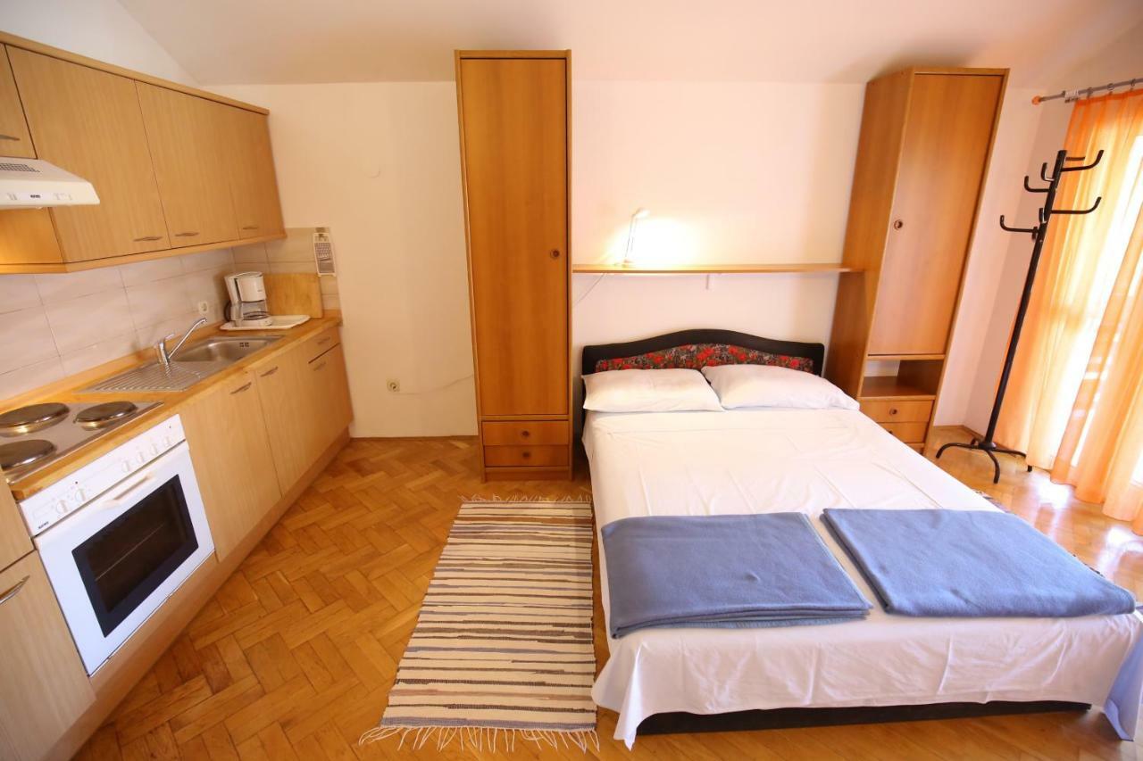 Apartments Paleka Petrcane Exterior foto